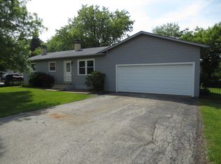 404 Alpine Dr, Round Lake, IL 60073