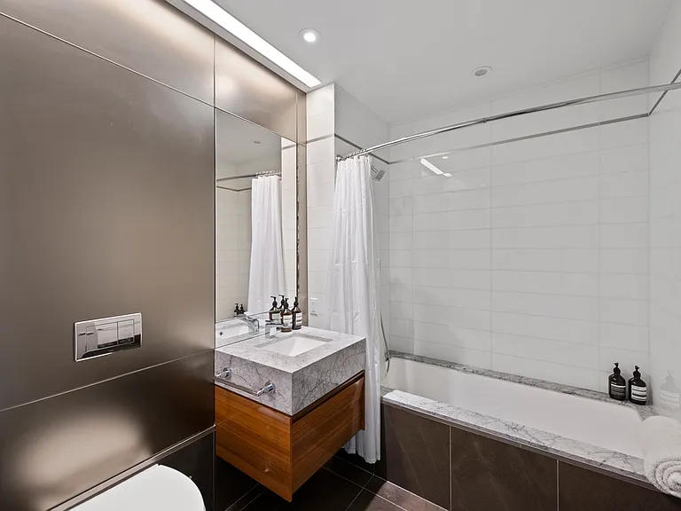 400 Park Ave S #34D — Photo 5