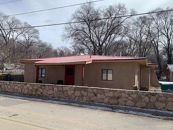 2nd image of 313AB 315 317 Montoya Street