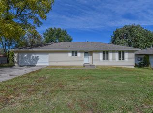 2403 W Farm Road 164, Springfield, MO 65807