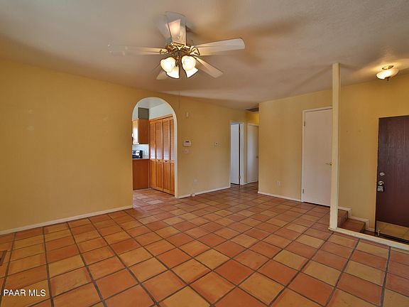 4th image of 14 Antelope Dr