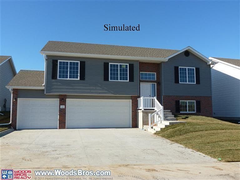 1st image of 7915 Yankee Woods Dr