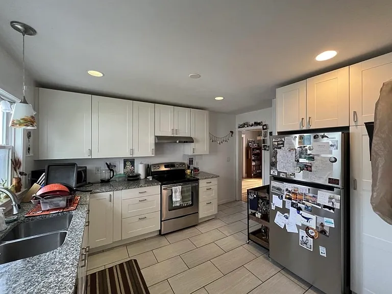 11 Taylor St — Photo 5