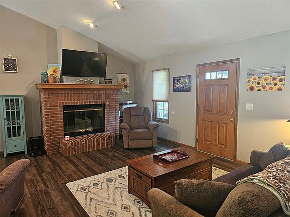 3rd image of 2315 Robin Rd