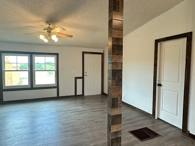 190 County Road 203 #2 — Photo 3