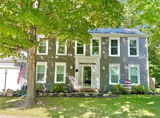 905 Post Oak Rd, Charleston, IL 61920