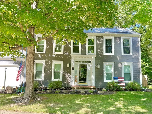 905 Post Oak Rd, Charleston, IL 61920
