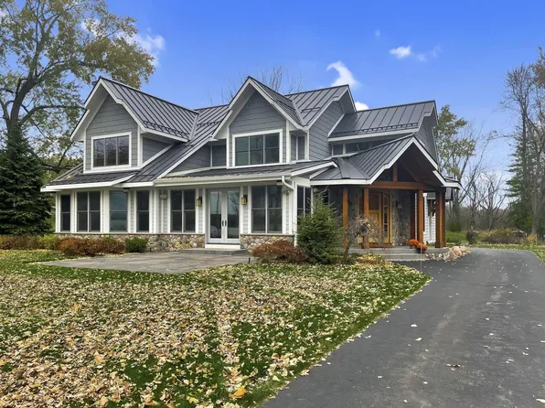 486 Lac La Belle DRIVE, Oconomowoc, WI 53066