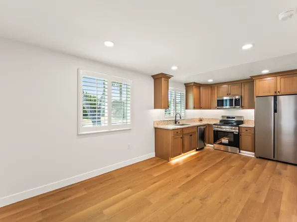 22301 1/2 Schoolcraft St, Canoga Park, CA 91303