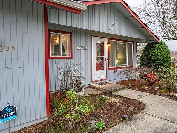 4th image of 3236 48th Ave NE