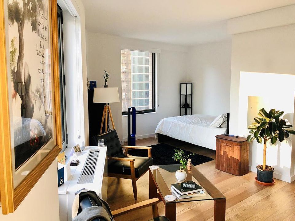1st image of 445 W 35th St APT 10G