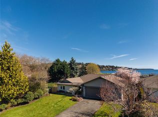 3819 Beachview Pl, Saanich, BC V8P 5N8