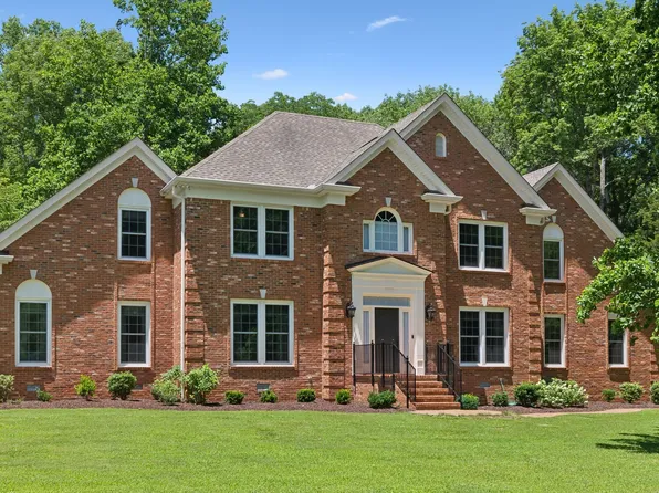 3208 Thoroughbred Dr, Hermitage, TN 37076