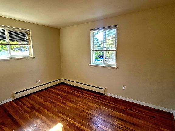5th image of 3206 Ellwood Ave APT A