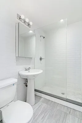 Rented by REAL New York | media 23