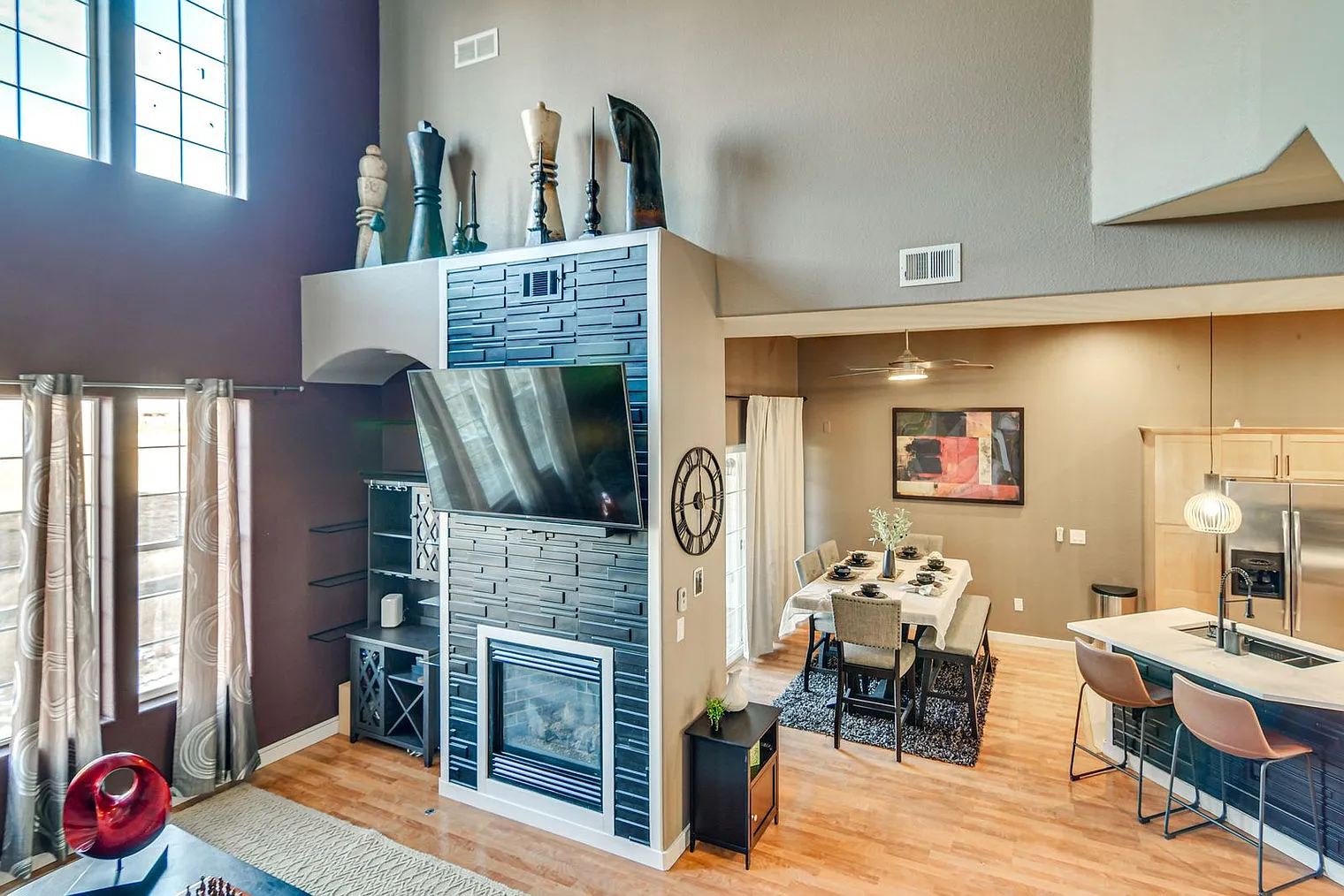 3 bed, 3.0 bath, 1463 sqft, $3,496 — Photo 1