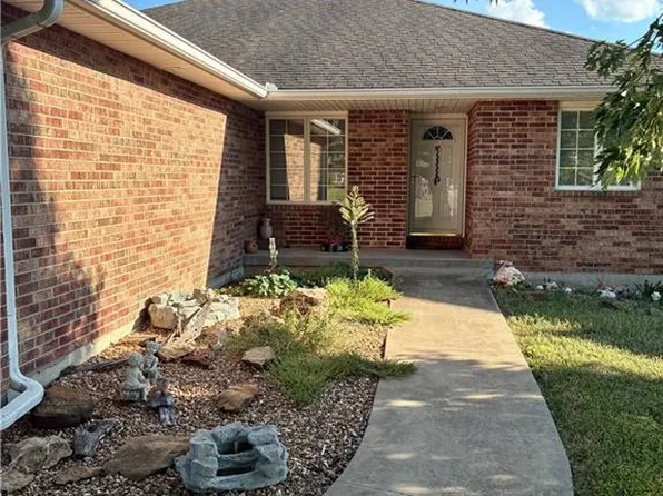 1506 Emerald Way, Warrensburg, MO 64093