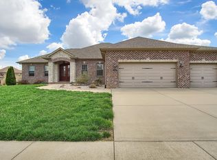 1312 Lantern Lights Cir, Lebanon, IL 62254