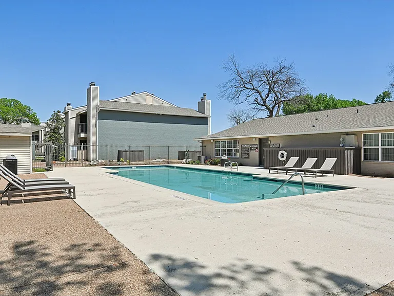 Abbey Glenn Apartments — Photo 37