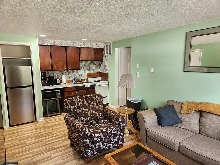 419 E State St #3 — Photo 17