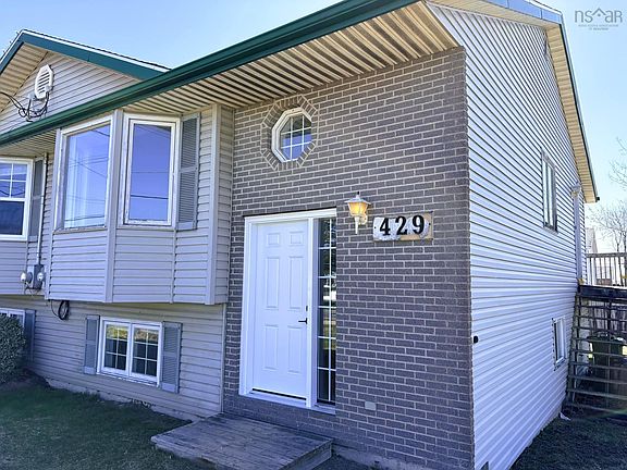 2nd image of 429 Cow Bay Rd