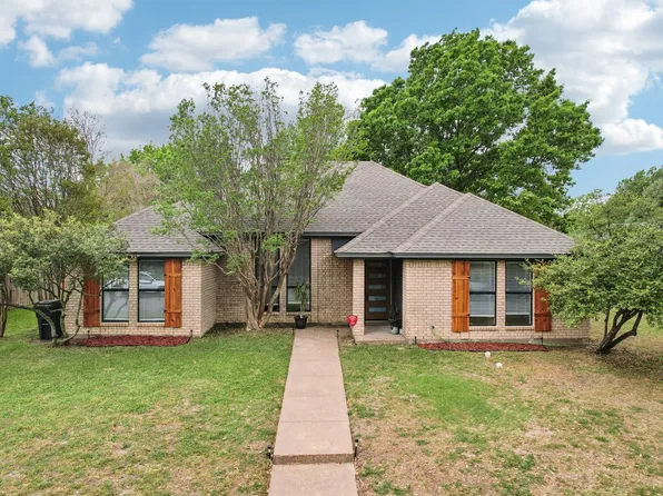 1003 Meridith Dr, Terrell, TX 75160