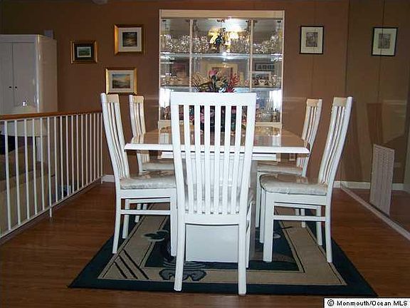 4th image of 806 Bounty Ct #6A