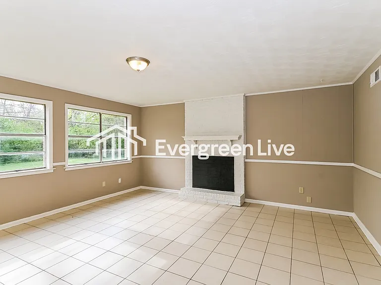 5323 Sunnyside Cv — Photo 3