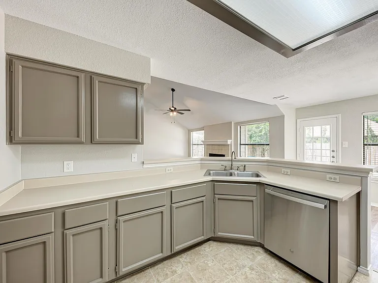 7802 Van Dyke Dr — Photo 5