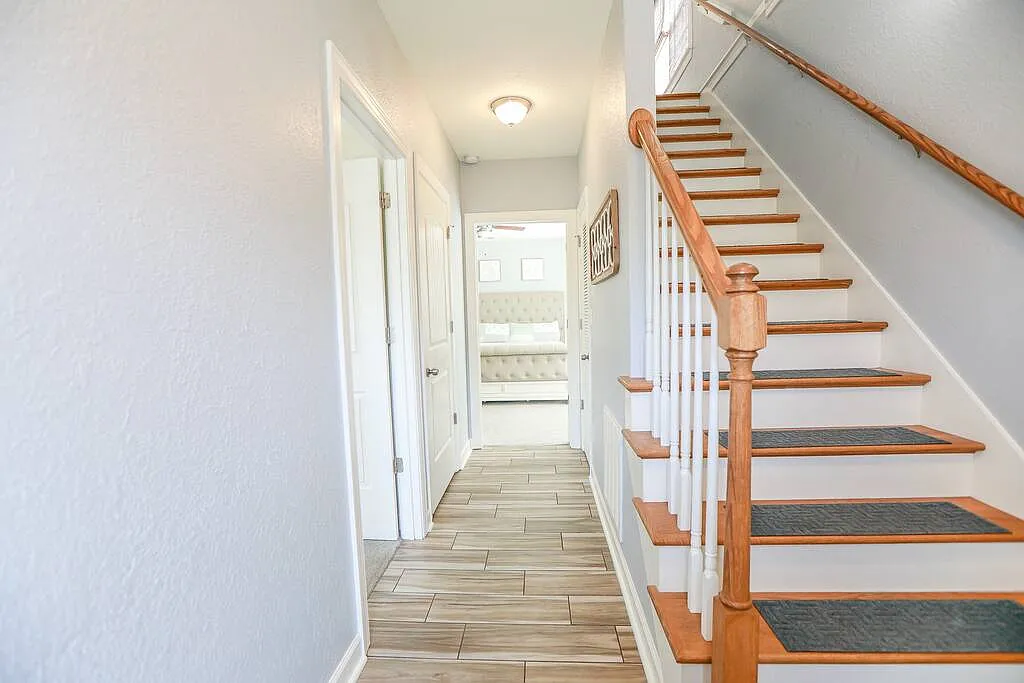 4 bed, 2132 sqft, $7,700 — Photo 4