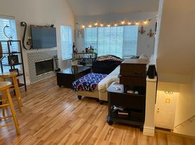 13703 Richmond Park Dr N