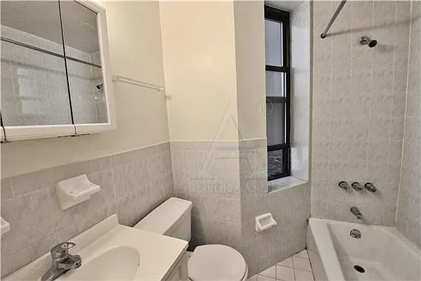 Rented by Peter Ashe | media 8