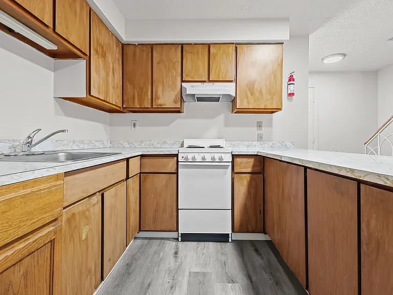161 Cedar Ave #14 — Photo 6