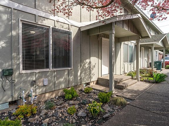 2nd image of 316 E Wapato Avenue #1