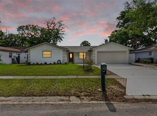 107 Valley Cir, Brandon, FL 33510