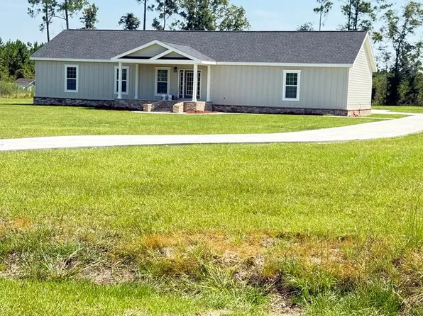 1505 E L Curtis Rd, Nicholls, GA 31554