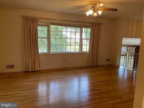4th image of 8343 Bound Brook Ln