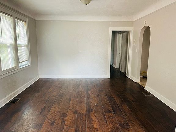 3rd image of 14834 Sussex Ave #2N