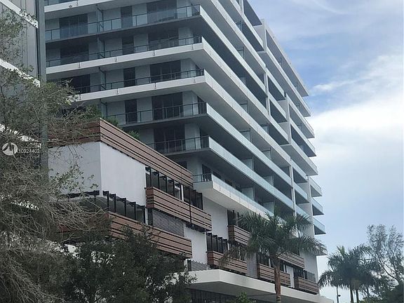 5th image of 2960 NE 207th St Unit 608