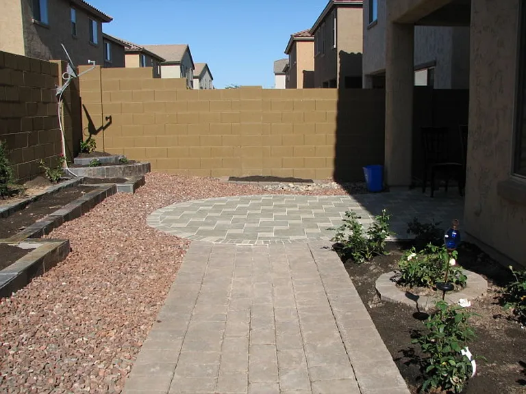 2048 W Monte Cristo Ave — Photo 8