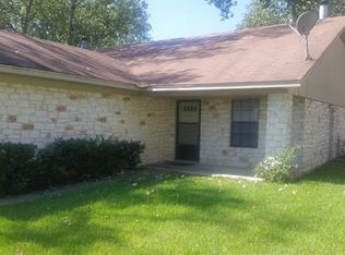 2201 Holly Springs Dr #B, Taylor, TX 76574