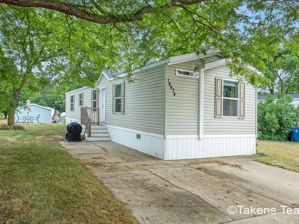 14474 Winding Creek Ln, West Olive, MI 49460