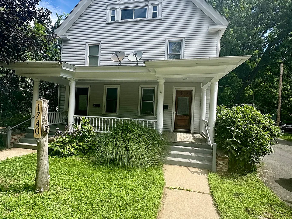 1740 Farmington Ave #2E