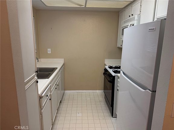 3rd image of 777 S Citrus Ave