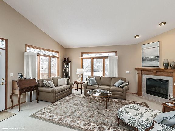 2nd image of 1760 SE Birchwood Cir
