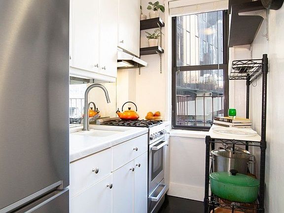4th image of 242 E 38th St APT 2A
