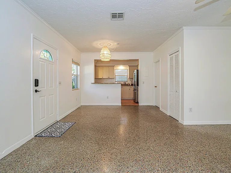 2158 Seville Ave — Photo 21