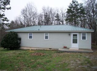 785 Light Rd, Thomasville, NC 27360