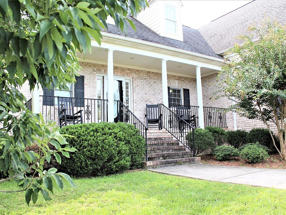 1st image of 217 Duncraig Dr