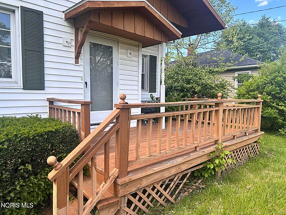 3rd image of 2468 Buckland Ave